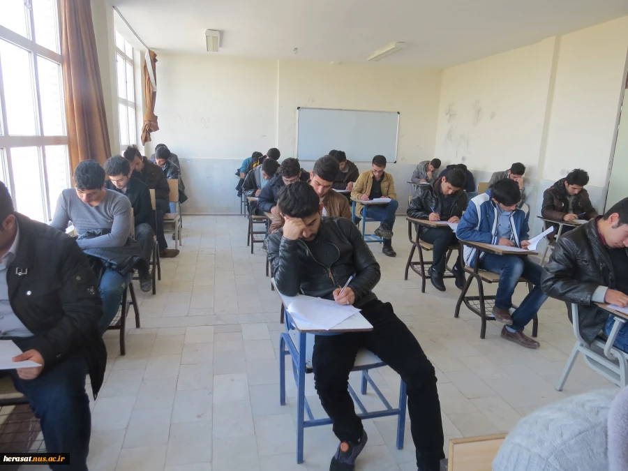 بازدید حراست و معاونین آموزشکده از نحوه برگزاری امتحانات نیمسال اول 94 6