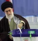 رهبر انقلاب در اولین دقایق آغاز رأی گیری