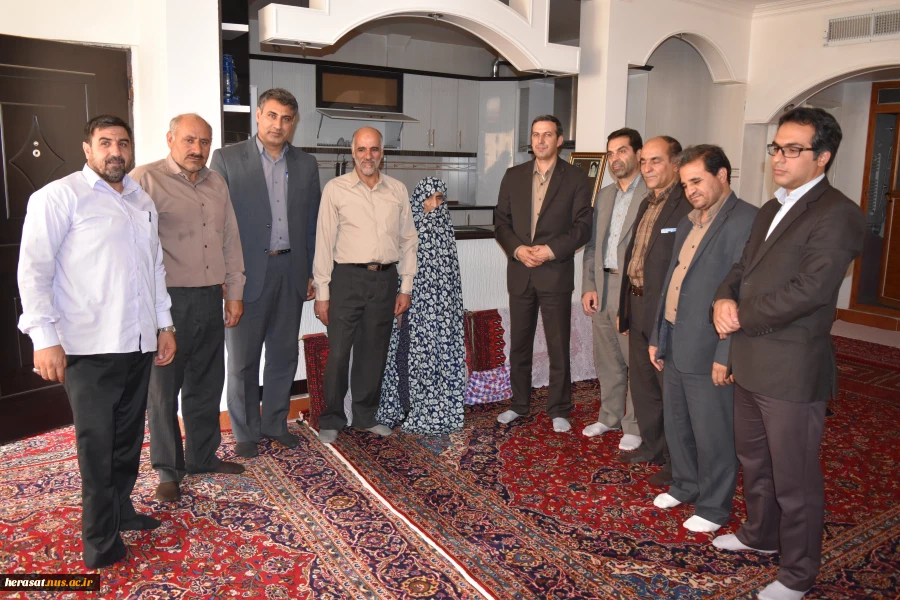 دیدار کارکنان ومدیر حراست استان و ریاست دانشکده با خانواده شهدا 2