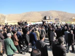 کارکنان ، اساتید و دانشجویان آموزشکده فنی وحرفه ای شهرستان اسلام آبادغرب  مورخه 19/11/1395 همراه با مردم قدرشناس شهرستان اسلام آبادغرب درمراسم تشیع و خاک سپاری سردار اسلام مدافع حرم شهید  خیراله احمدی فر که ازدرب مسجد جامع شهرستان تاگلزارشهدا برگزارگردید 