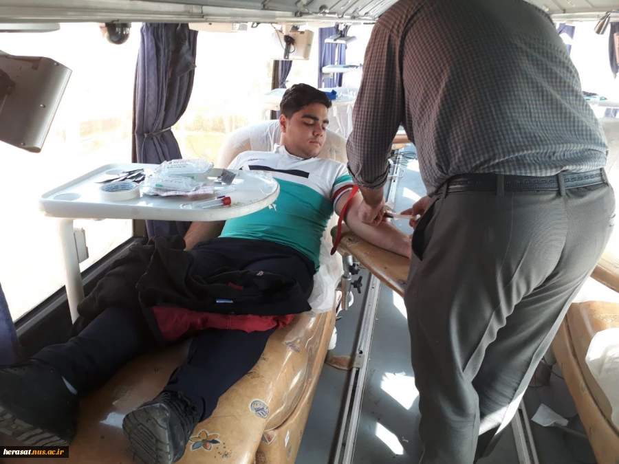 مستقر شدن واحد سیار انتقال خون  در دانشکده با هماهنگی حراست دانشکده فنی خرم آباد 5