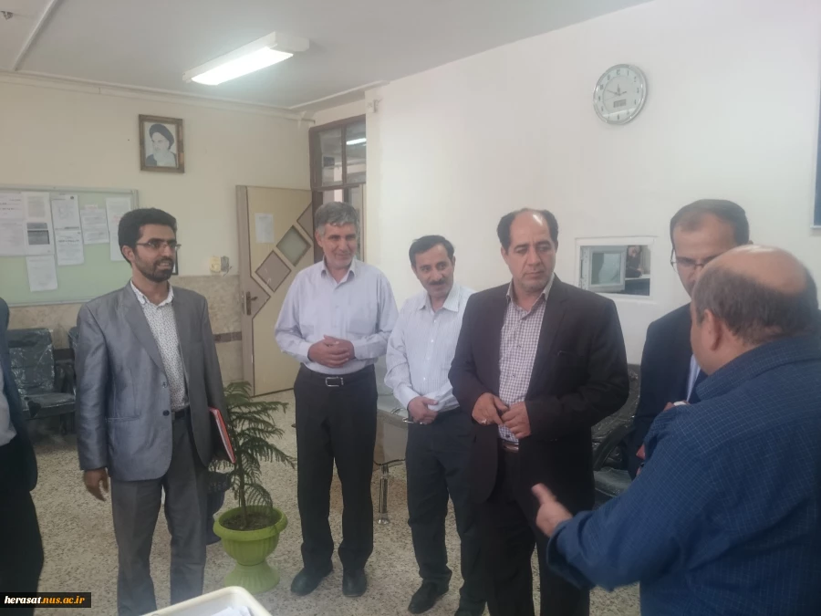 جناب آقای یادگاری معاونت محترم حفاظت فیزیکی دفتر مرکزی حراست دانشگاه فنی و حرفه صبح امروز 1397/04/13ضمن بازدید از آموزشکده فنی و حرفه ای شماره2پسران کرمانشاه و نشست صمیمی با عوامل حفاظت فیزیکی از تمامی دوایر آموزشکده بازدید بعمل آورد و با ابلاغ سلام مسئول
