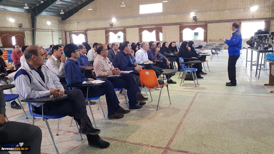 برگزاری دوره آموزشی مکانیک خودرو مخصوص کارکنان اداری آموزشکده فنی خرم آباد 5