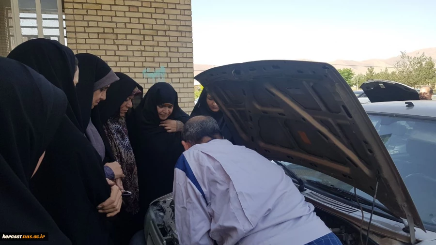برگزاری دوره آموزشی مکانیک خودرو مخصوص کارکنان اداری آموزشکده فنی خرم آباد 8