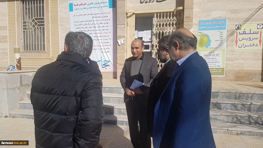 بازدیدهیاتی از صندوق رفاه وزارت علوم به سرپرستی جناب دکتر حسینی وهمراهان از خوابگاههای دانشکده فنی خرم آباد 3